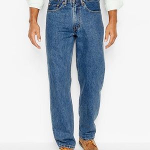 Levi’s 550 washed out blue jeans